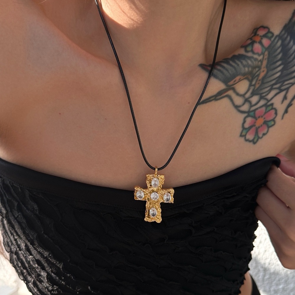 NEW: 24K Gold Cross Necklace*Large Cross*Vintage Inspired Necklace*Waterproof - Picture 2 of 5